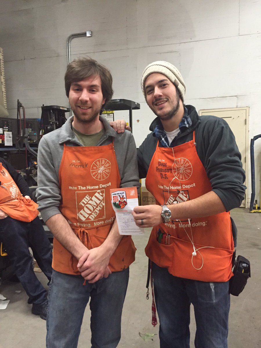 DanaPhilbin's tweet image. FFT associate of the month is Merrick!!!  #DedicationToExcellence #PowerPackdown #AssociateCoach @smarteypantz @LongmooreW