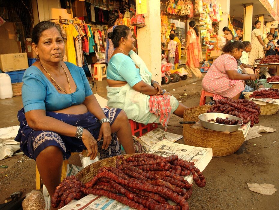 TheDGamas's tweet photo. We're 14 mins/5.9 kms from Mapusa market, where you can find handmade Goan sausages called ‘Choris’ #sausages #Portuguesefood #thedgamas https://t.co/Xp5ToJyImk