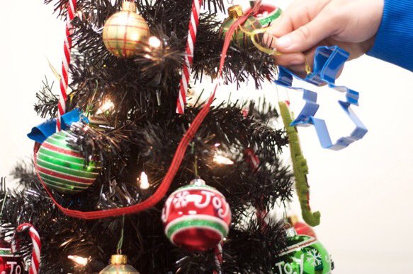 imactuallybrenn's tweet photo. Santa baby, slip a lil' Dutch under the tree for me ๐ #DBAZCaption @dutchbrosaz https://t.co/uKDMsAD0Ne