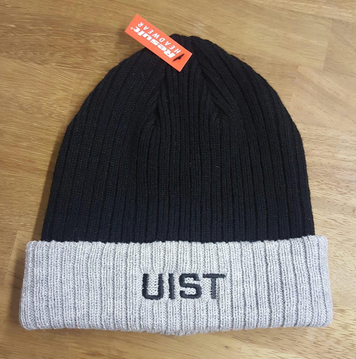 CustomPrintsRod's tweet photo. Beanies and caps to keep out the cold. Beanies £12, Caps £15 #Uist #Benbecula All islands available https://t.co/4lfl3ks7A2