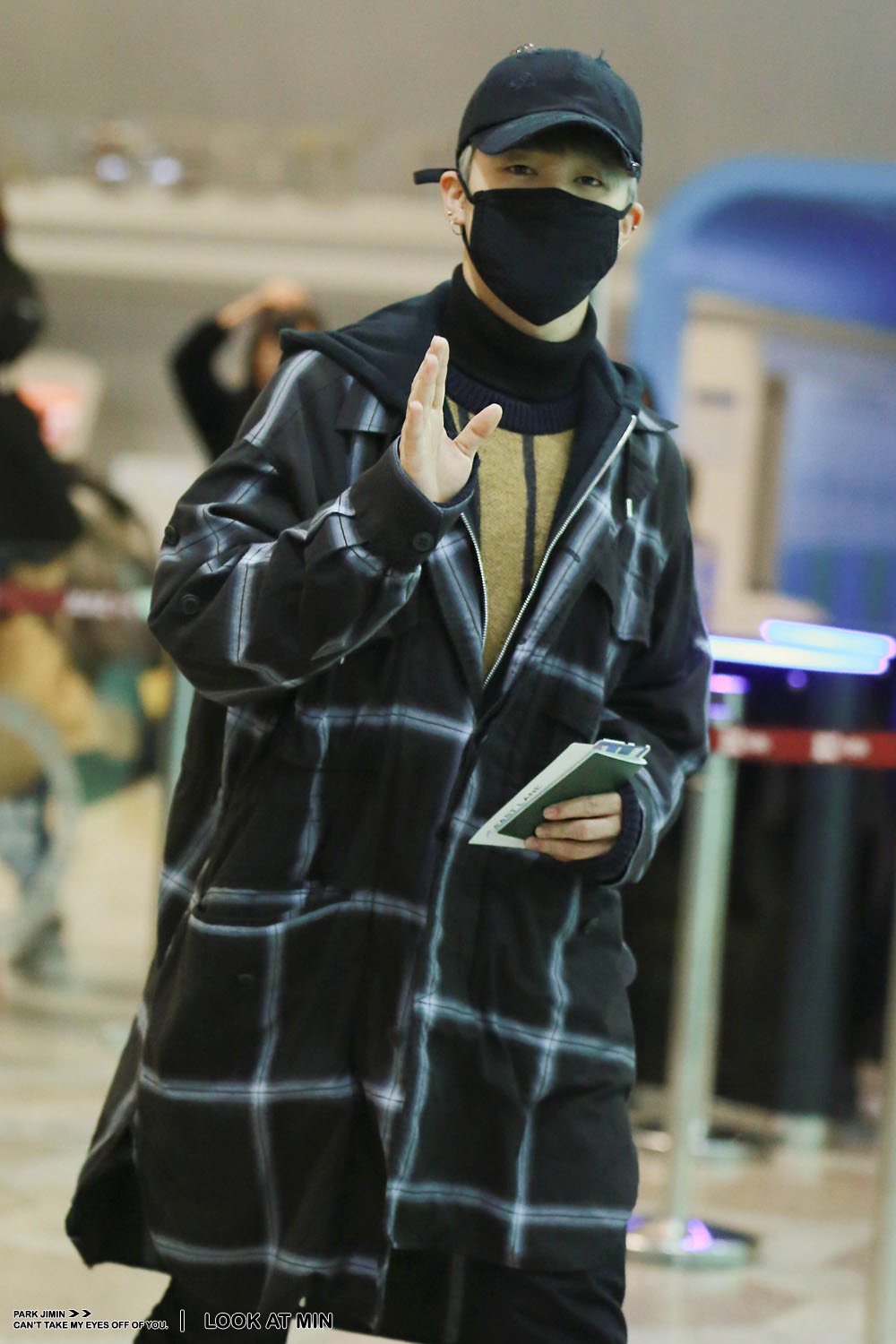 Jimin Indonesia Busy Bts Jimin At Gimpo Airport C Lookatmin1013 T Co Sslteokuuq