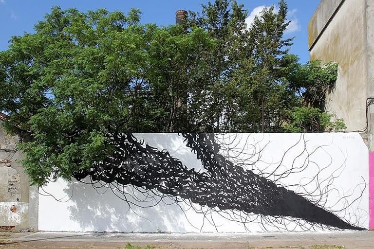 brababella's tweet photo. #Streetart #DavidDeLaMano, #PaolaDelfin, #ChorBoogie e #Trek6 https://t.co/AihEhvBO5R copertina il fantastico albero di DDLM a #Montevideo https://t.co/rhlJtG5tdw