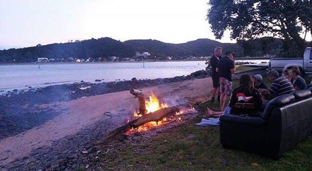 How we do Monday nights 🍾