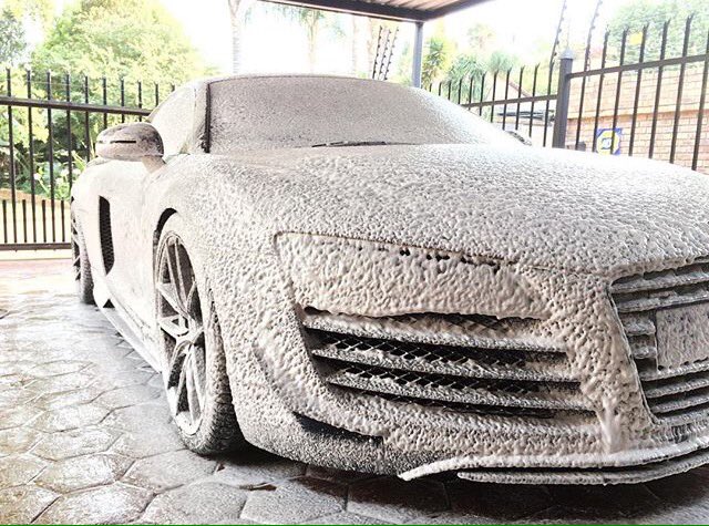 TurtleWaxSA's tweet photo. 🐢☃ Festive Vibes

#TurtleWaxSA #TurtleWax #SnowFoam #CarCare #Detailing #AutoCare #Audi #AudiR8 https://t.co/ySR7tCSZn3