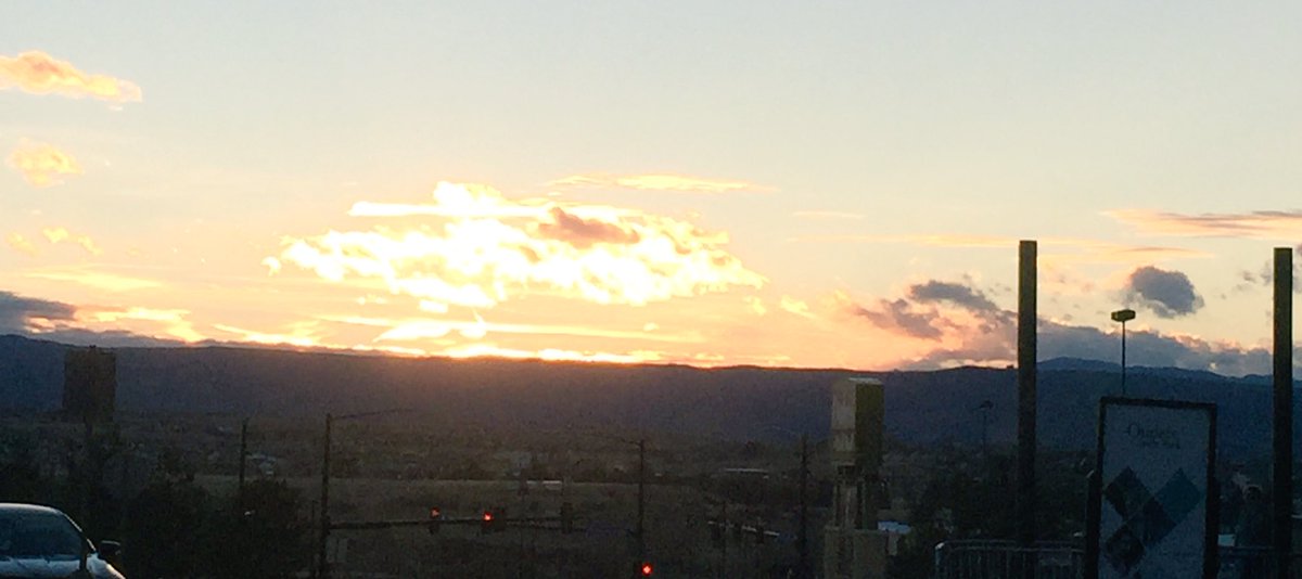 CoachYonBoone's tweet photo. Another great day in the Centennial State!!! #Class2017 #FutureVikes #CentennialStateTakeover #CO2WI🏔🧀 @LawrenceUni @LUvikings https://t.co/eR9FSTrVLQ