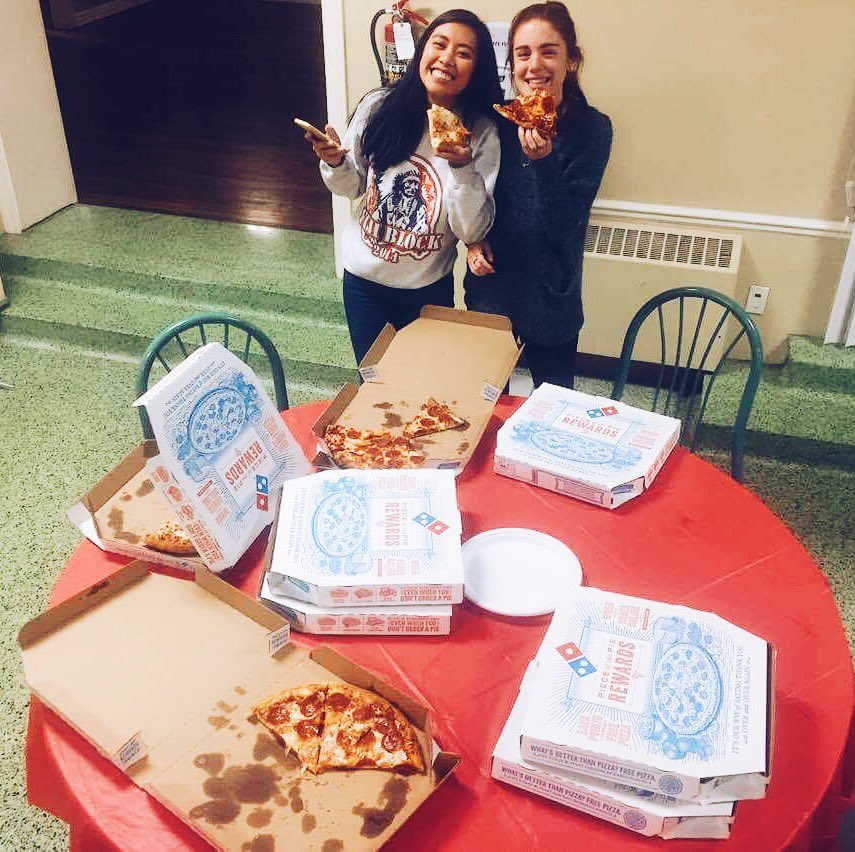 PhiSigUIUC's tweet photo. Thank you @GEICO for the pizza! 🍕🍕🍕 https://t.co/oJ1QSaujjy