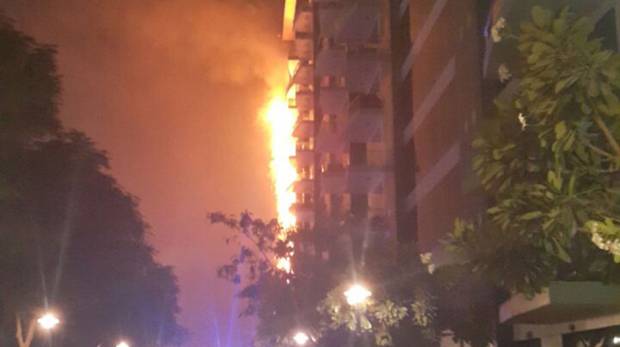 TalkProperty's tweet image. Dubai Civil Defence extinguished a fire on Palm Jumeirah last night. No injuries were reported, thankfully.

#Dubai

talkproperty.ae/fire-breaks-oc…