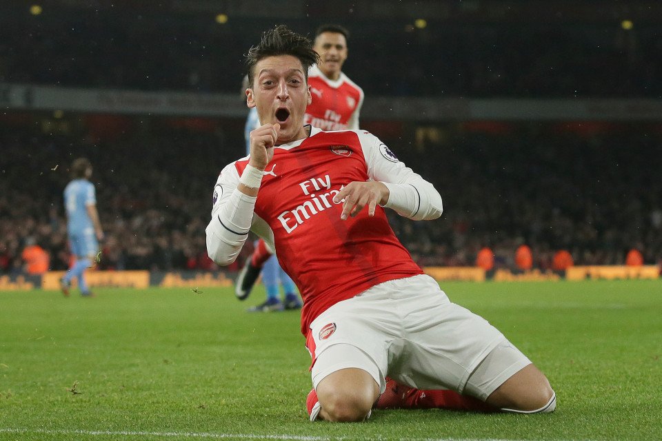 AmericanEPL's tweet photo. #ICYMI: Three talking points for Tuesday's matches in Gameweek 16 #AFCB #Arsenal #EFC #LCFC #EPL https://t.co/M60qY8rJSr https://t.co/TYNjYeMaUt