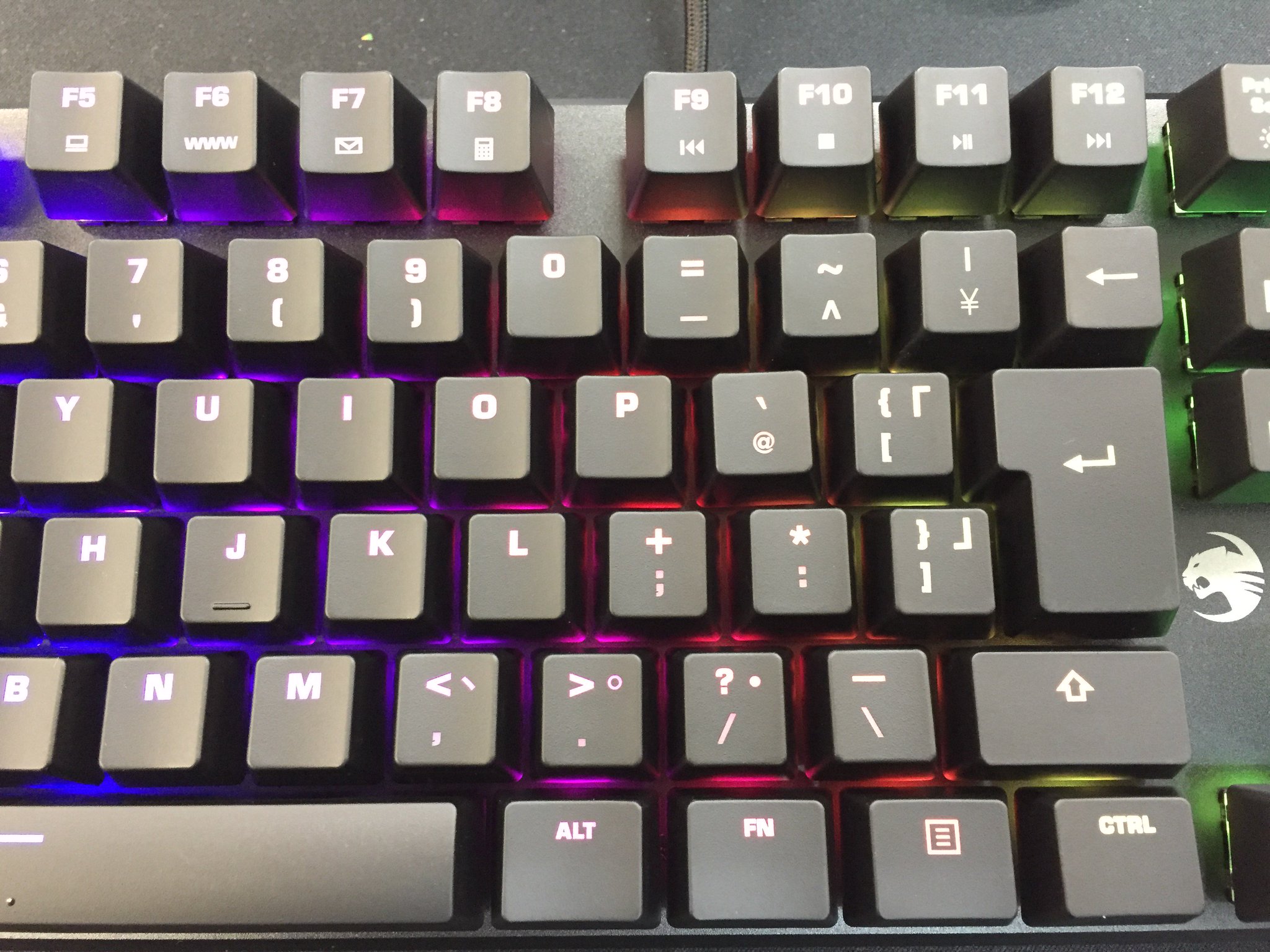 Roccat Japan お待たせしました Suora Fx日本語配列のキートップの写真アップしておきますね Mameo717 Roccatのsuora良いなと思っているんだけど 日本語配列の製品の写真が探しても見つからないのよね キートップにかな