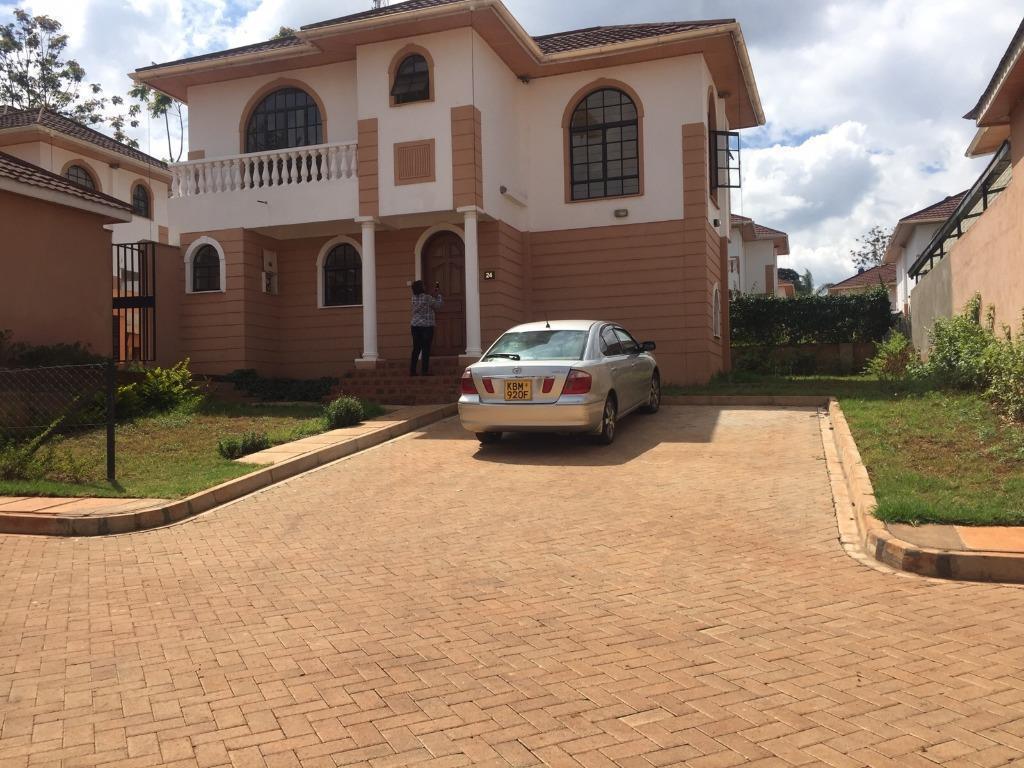 citihabitatske's tweet photo. 3 bdr townhouse 4 sale 
off kiambu rd, Five star Meadows
Asking: 28 million
Call: 0795299771
#KubambaRadio #Brekko  #CofekSummit1DayToGo https://t.co/Ym44RPb6Yn