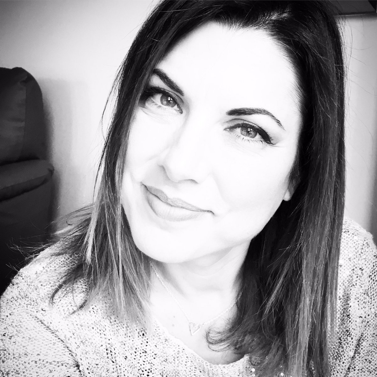 isasaweis's tweet photo. "Procura solo dejar un buen recuerdo", mi nueva columna en @20m 
Leedla despacio, como yo la he escrito...
https://t.co/Q9chfUri4h https://t.co/7awQamhw3b
