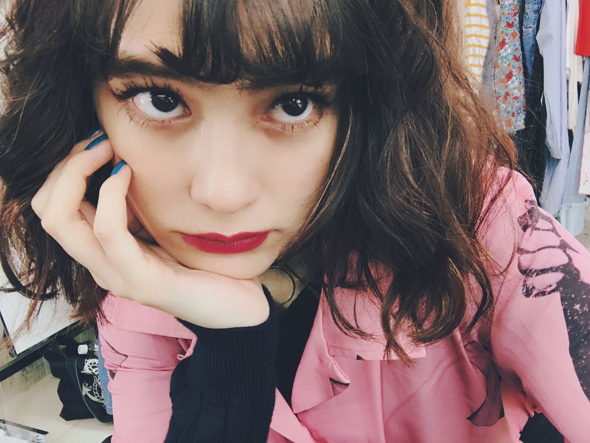 Emma 今日もおびびでした メイクがキラキラですきだった さて 打ち合わせいってきます Emma 今日もおびびでした メイクがキラキラですきだった さて 打ち合わせいってきます