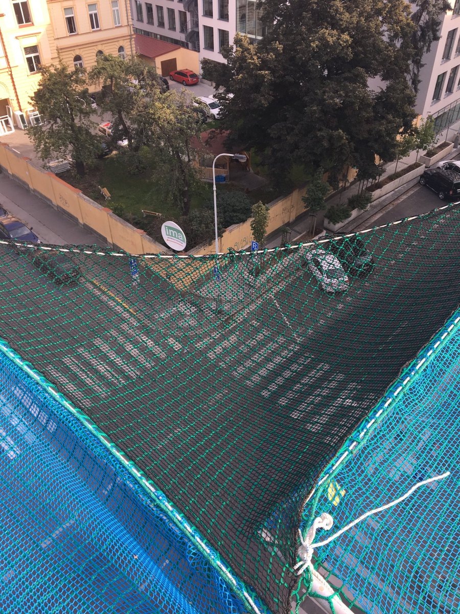 VIVATEC_Safety's tweet photo. Example of how you can cover the corners, for even more safety at height!
#CatchFan #FallSafety #Prague https://t.co/W98Ac7We27