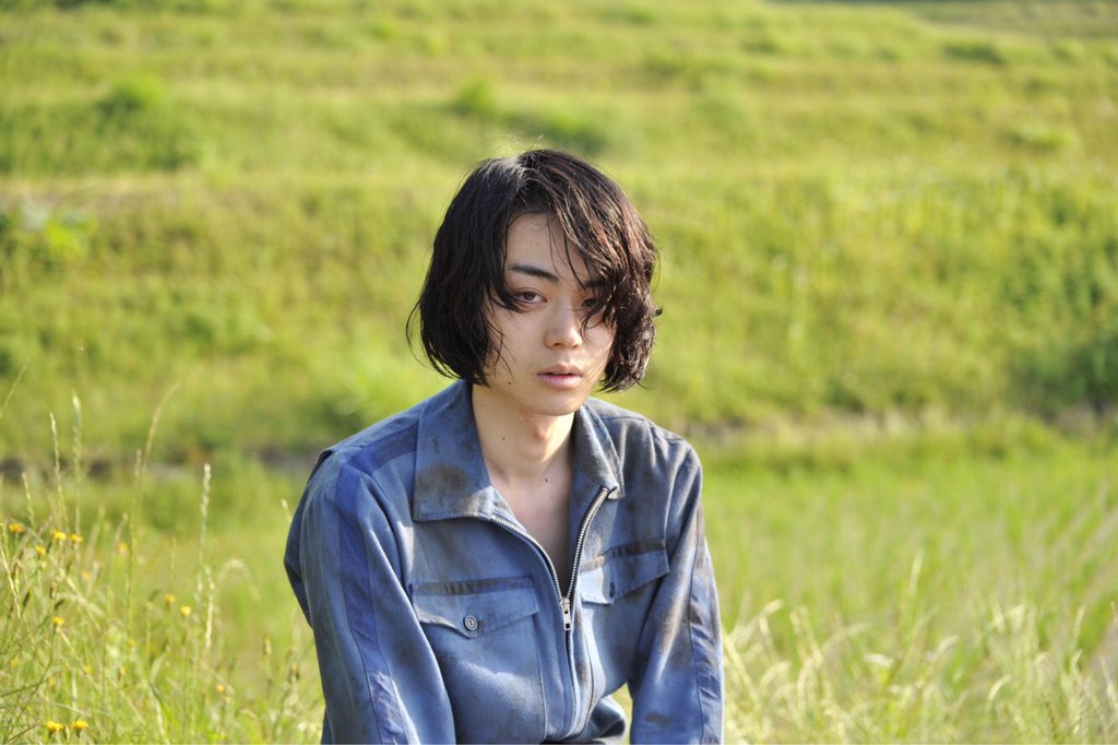 DB_movie's tweet photo. 【菅田将暉/コメント】
この映画は事件です。
松山と言うかっこいい街を舞台に
事件がどうやって作られていったのか。映画には映画。メイキングにはメイキングにしかない感動があります。
面白い作品の現場は、やっぱり面白い。
面白い作品の監督は、やっぱり面白い。
是非、くらってください。 https://t.co/vFUOJIe5tD