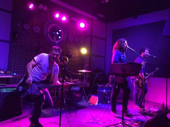 Dicen de martes 13 ni te cases ni te embarques ni vayas a la iglesia a confesarte.No dice nada de quedate en casa 😂.Luego te veo! #concierto