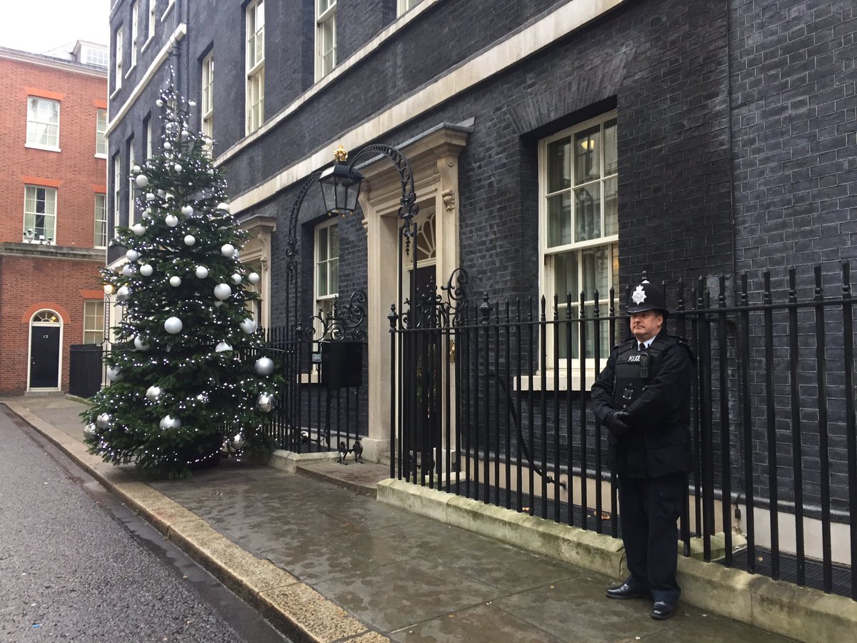 UKPatchwork's tweet image. Great meeting @brad_kenya today at @Number10gov | #Patchworkers excited about their masterclass with Claire next year 2017 #GetInvolved2020