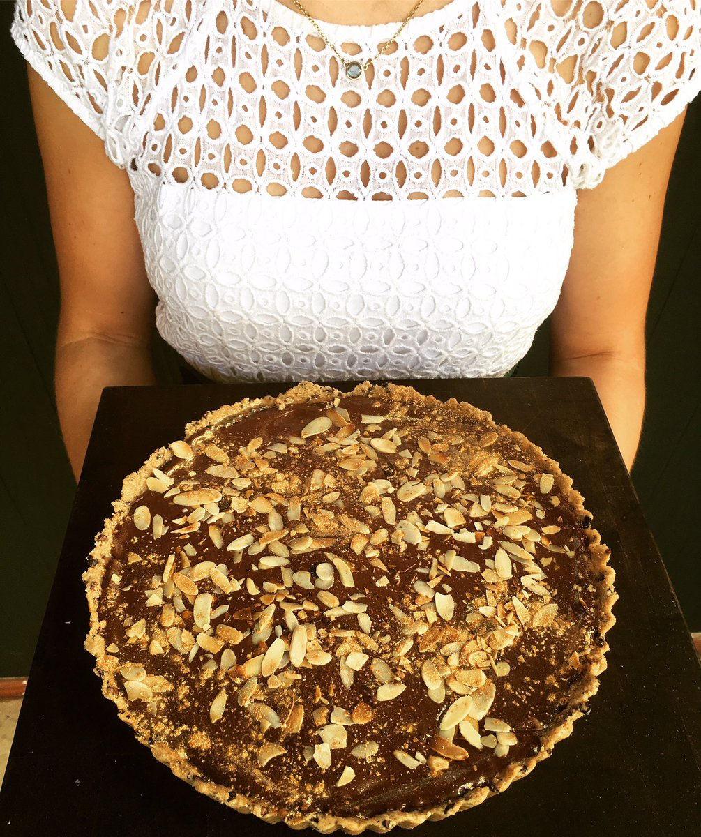 Raw tart loving <a href="/Delishsisters/">Delish Sisters</a> delishsisters today ❤️ @healthygirl_with_a_sweet_tooth vanilla protein mix base, chia date caramel &amp; choc xx