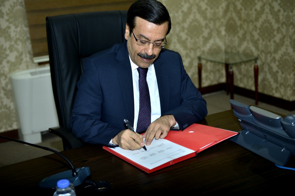 SUR Toptancılar Sitesi Yapımı İçin Protokol İmzalandı diyarbakir.gov.tr/sur-toptancila… <a href="/ValiAKSOY/">Hüseyin AKSOY</a>