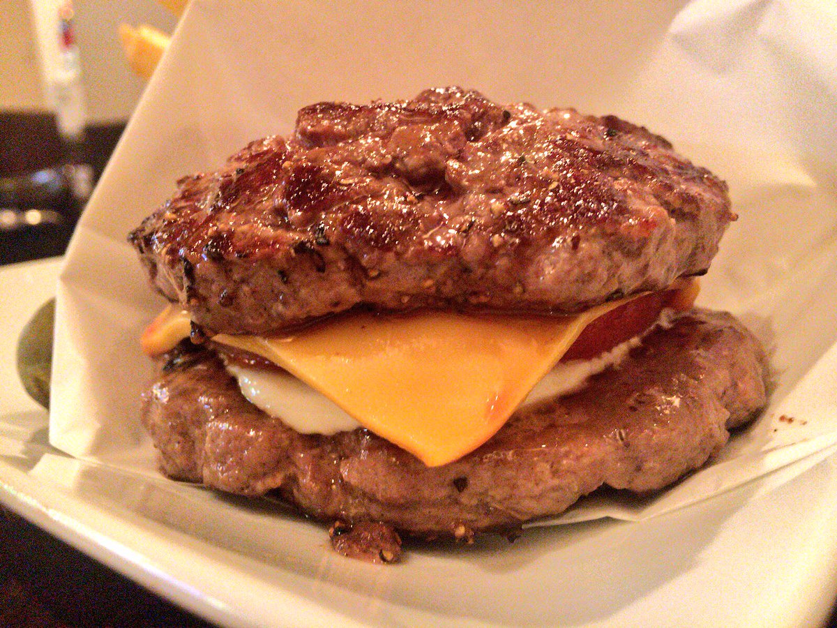 肉を肉で挟んだ肉だらけのハンバーガー ワイルドアウト 食べると とめどない肉汁があふれだすそう Togetter 肉を肉で挟んだ肉だらけのハンバーガー ワイルドアウト 食べると とめどない肉汁があふれだすそう Togetter