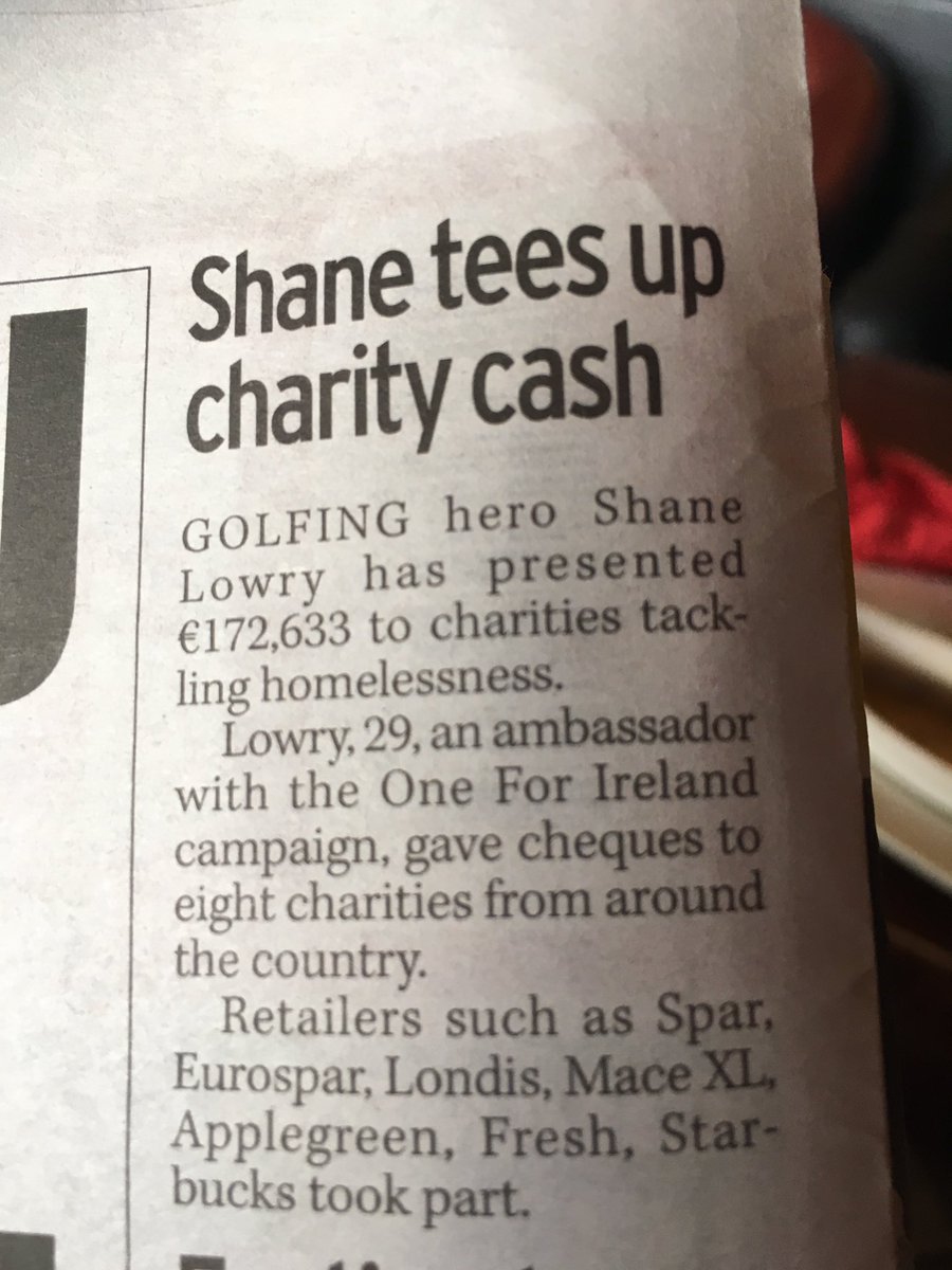 emulhare's tweet image. Well done Shane Lowry lovely gesture.