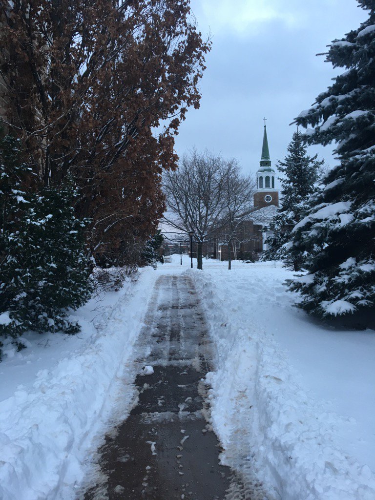 kentmacdonald's tweet photo. A beautiful morning for a walk on campus! https://t.co/3LZ9CbWJPT