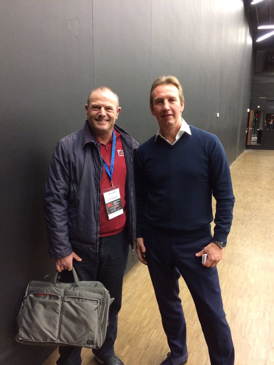 Richard Grootscholten Head of Feyenoord Academy and me @ d ISC Geneva. Gr8 application of technology into youth development @SSUBAfootball