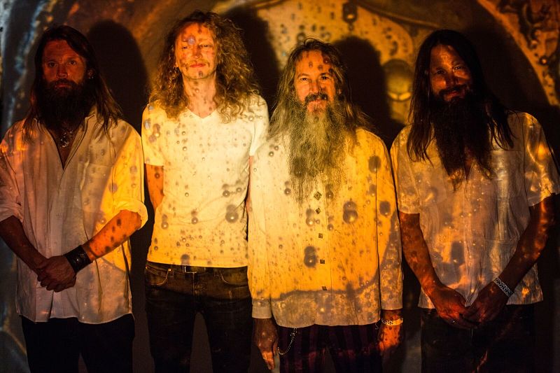 Nueva jam de ensueño por parte de Black Moon Circle. Disfruta de esta “The Sun Is Coming Back”
goo.gl/4hH9uY