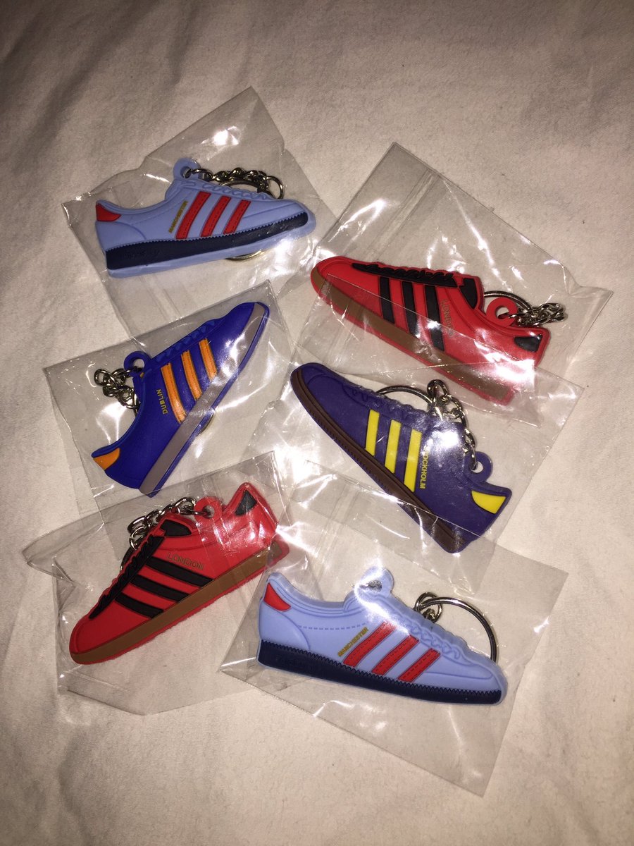 theawayfans's tweet image. We're giving away a selection of these smart keychains (@Designedby_SCUK) at 10pm tomorrow. Just RT &amp;amp; follow to enter. 👍🏻