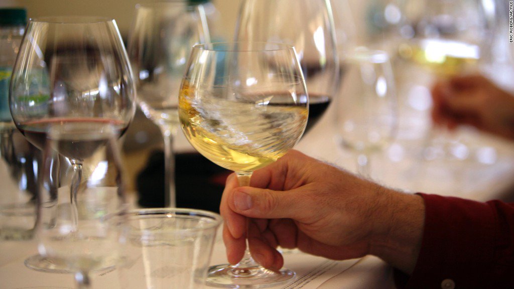 CNN's tweet image. Drinking white wine raises the risk of melanoma, the deadliest form of skin cancer, new research shows cnn.it/2gVtj46