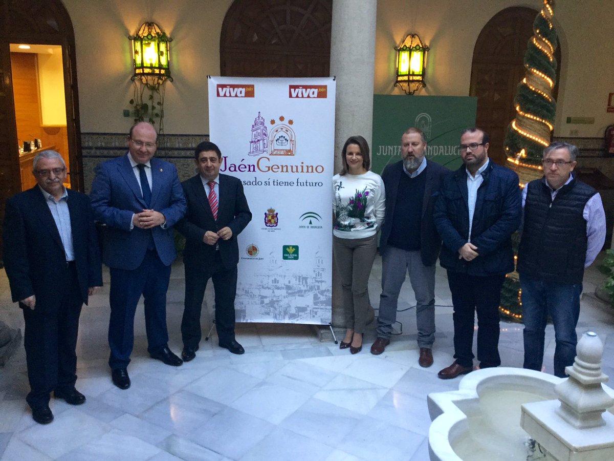 anacobocar's tweet image. Enhorabuena @VivaJaen x #JaénGenuino, dos años promocionando y dinamizando el casco histórico #Jaén. Rotundo éxito x implicación ciudadanía.