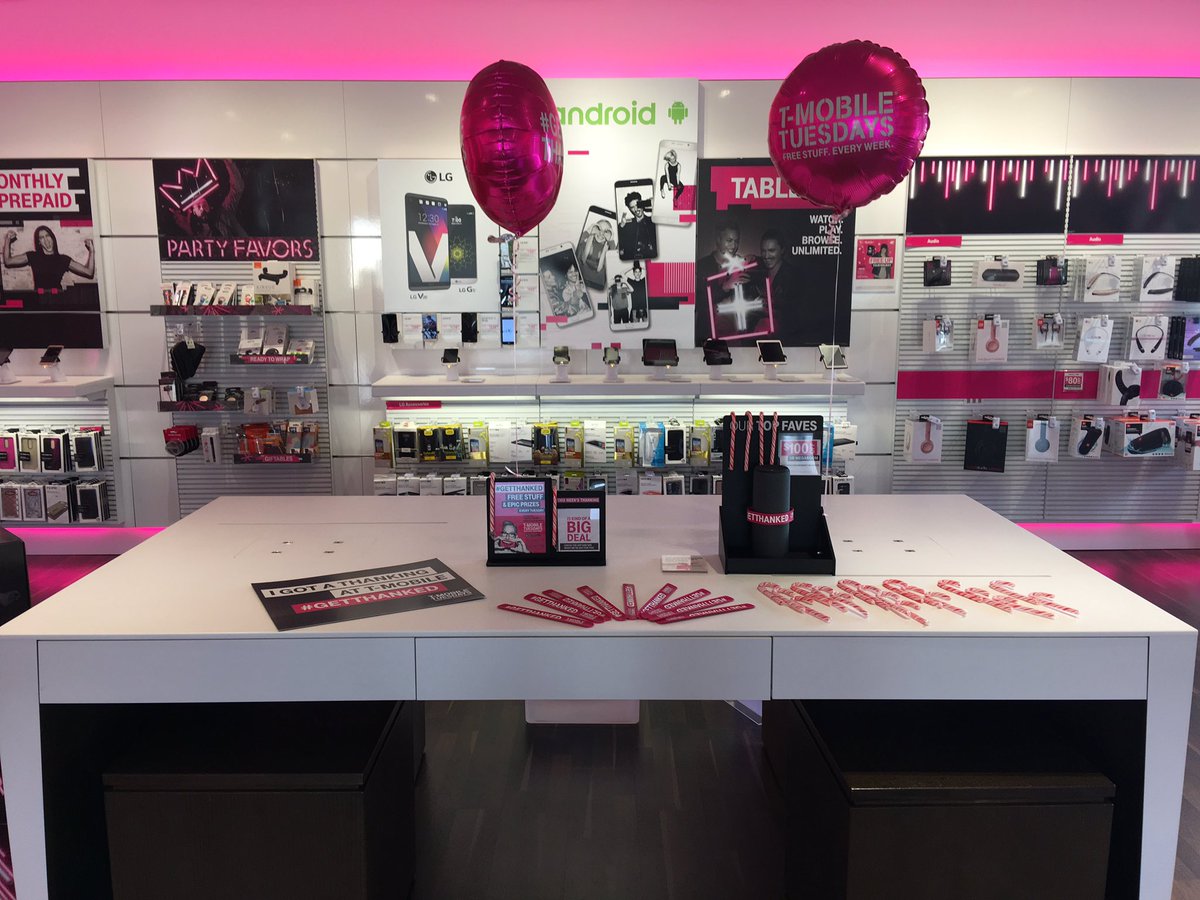 Ready to thank our customers. @laudyflorentino @RJGomezIII @JohnLegere @JonFreier @m_wan4life