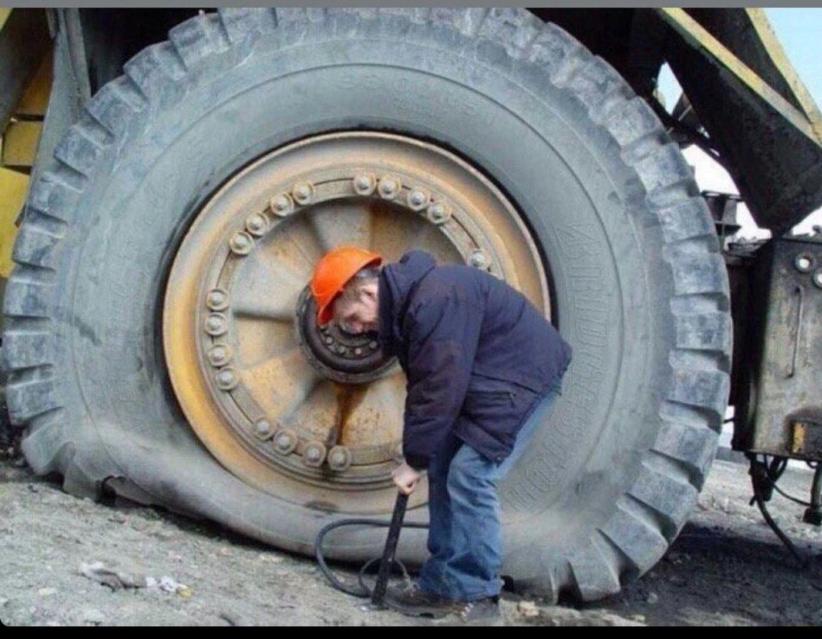 jhett_hadley's tweet photo. Out here tryin to save my grades like... https://t.co/nXFQzoOblH