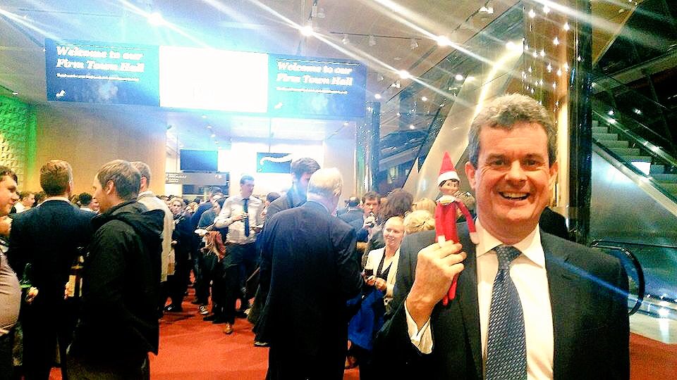 pwcirl_careers's tweet photo. Elfie asking our Managing Partner @FeargalORourke some questions following our annual Firm town hall #PwCElfie #discoverpwc #insidepwc https://t.co/dR7qS1SxSB