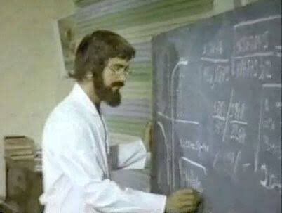 ÖSYM sınav yapıyorsa girmeyin, değmez. Uzmanlığına da,  profesörlüğüne de lanet olsun.  #osymtusuacikla