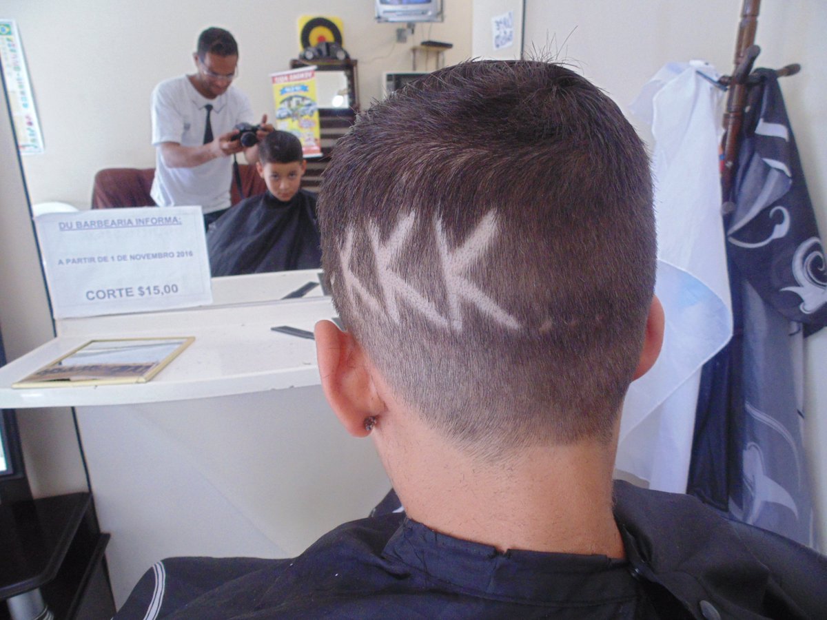 DuBarbearia's tweet photo. #BoatardeAtodoS #DeusAbençoeAtodos #DUBARBEARIA
#SeligaAi #dubarbearia AV: EME ALBEM PIOCH 137-2 (av campus 2 frente bingo Ademir) PRUDENTE https://t.co/xtvEd7ZWGN