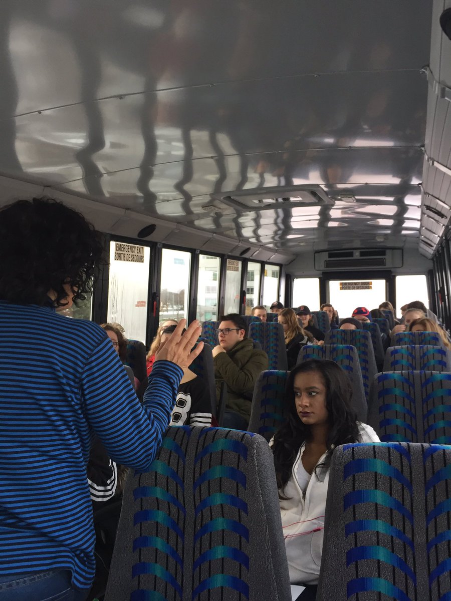 GrandRiverSAC's tweet photo. Going to Ripley's aquarium. #AreWeThereYet #GRCIawesome #10science https://t.co/s1nxb6o3vS