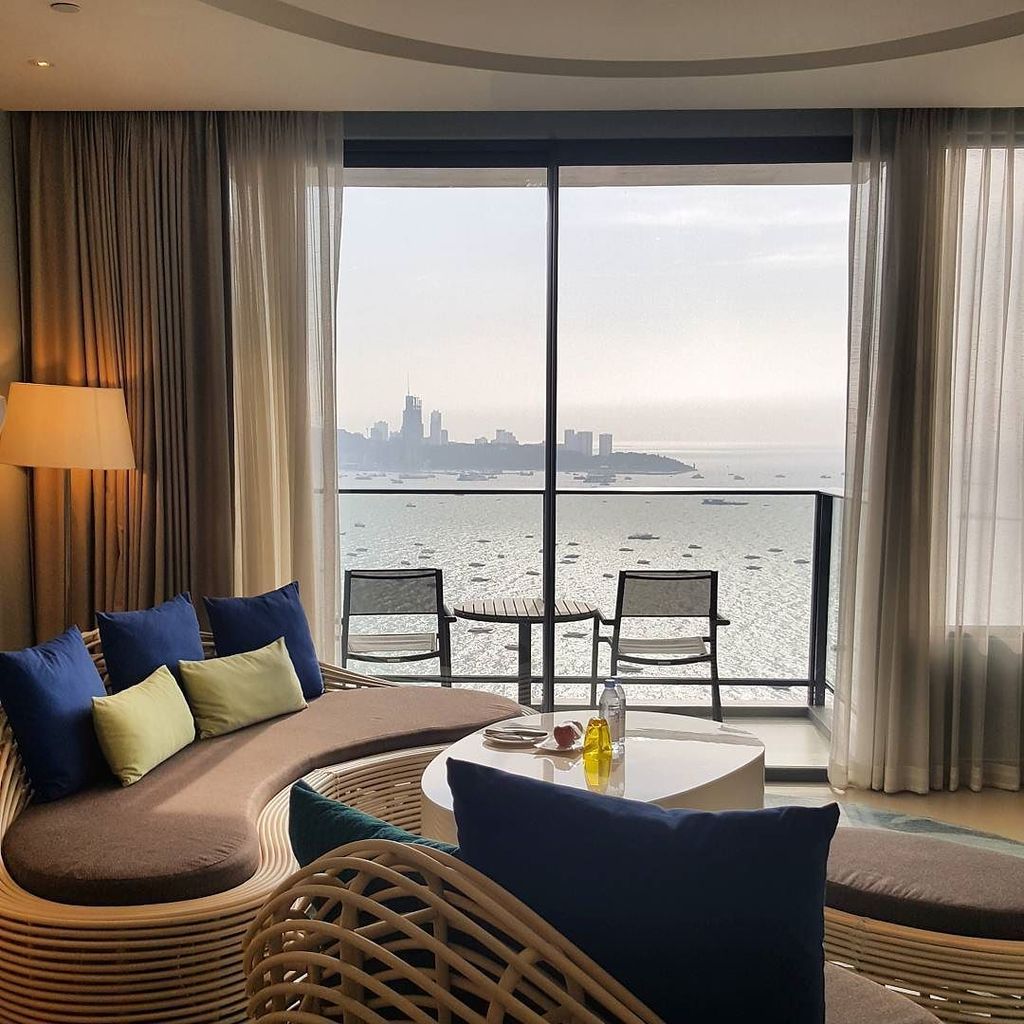 holidayinnPTY's tweet photo. Make your stay memorable at Holiday Inn Pattaya #executivetower #seaview #pattaya #thailand https://t.co/ee3d12dtdj https://t.co/av5nWLydOy