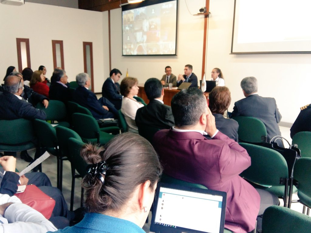 conjuanvaldes's tweet photo. "Las Normas de Competencia Laboral producto de las #MesasSectoriales, soportan la formación técnica y tecnológica #SENA" https://t.co/xRup2n9Tio