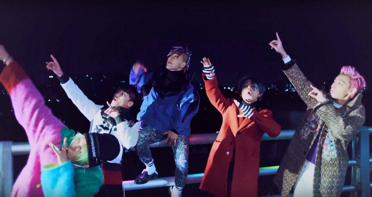 soompi's tweet photo. #BIGBANG Takes No.1 Spot On Impressive Number Of Global iTunes Album Charts With #BIGBANGMADEFullAlbum 
https://t.co/DzHYdBx7WP https://t.co/gAXKjvDyrn