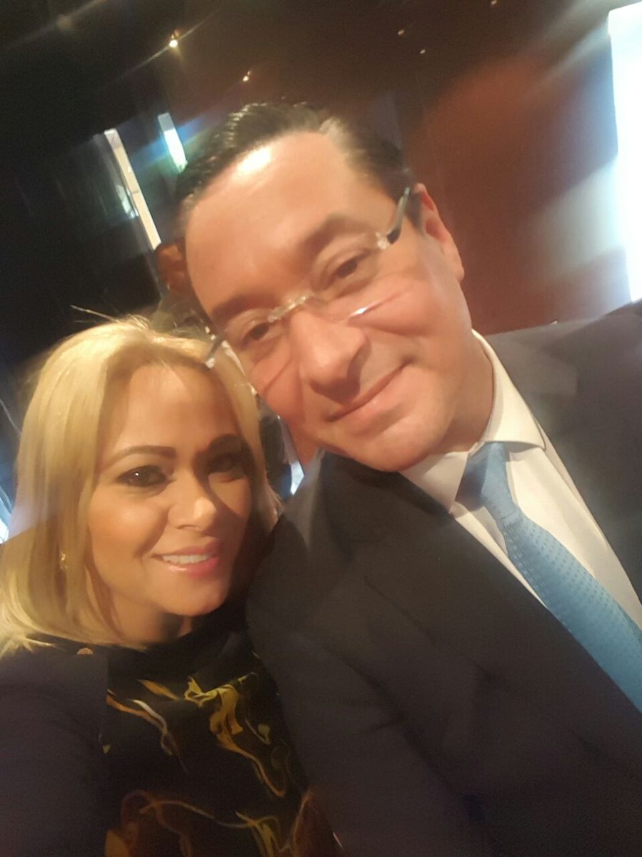 lusitanatoursve's tweet photo. Foro @PenziniPlus  #Exp2017 sobre los retos que esperan a los #venezolanos y #empresarios #penziniplus @laurydaniels con @ppenzini https://t.co/tv3HjnXPun