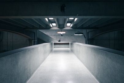 Capco's tweet image. #Brexit and #Passporting Our Capco Institute experts shine a light in the darkness. #Banking bit.ly/2hdZFel
