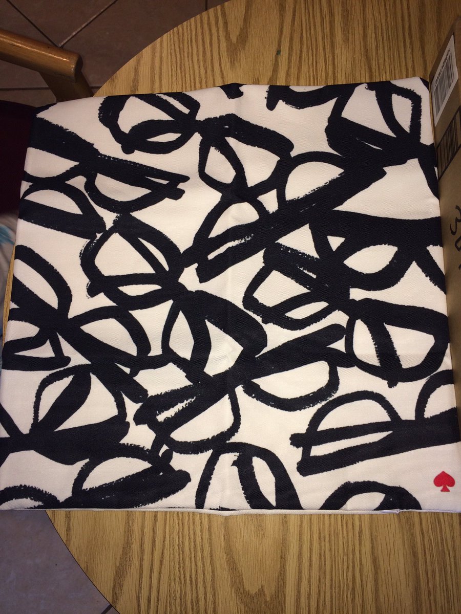 Speediadee's tweet photo. Received huge discount #pillowcase #pillowcover #throwpillowcase #throwpillowcover #sofapillowcase , get your here. https://t.co/qqwKXNFGgD https://t.co/MSUHO2CBI0
