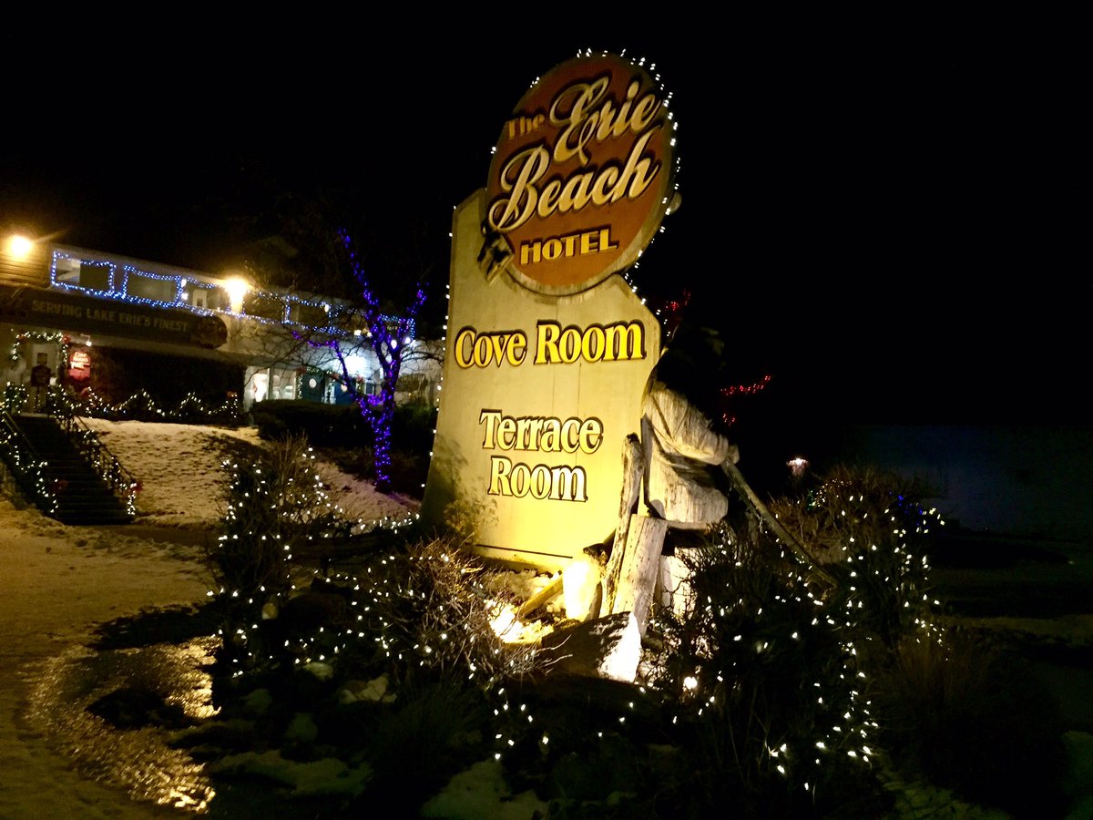 suereformer's tweet photo. Had dinner here last night for the @coldwellbanker Action Plus Realty Inc. Christmas Party @ErieBeachHotel #perch #celerybread #delicious https://t.co/2DlkDjL6hh