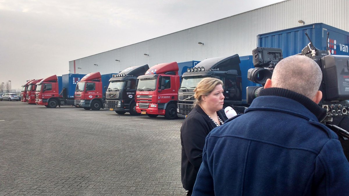 #NOS bij #vanopzeeland -#nabuurs voor opnames mbt samenwerking met het Sectorinstituut Transport &amp; Logistiek #STLwerkt #chauffeur #opleiding