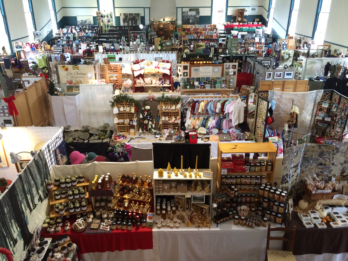 WilliamtheCat2's tweet photo. This is the last week of the Xmas Craft Fair! Open through Saturday, 12/17, 10-4. Find the perfect handmade gift for everyone on your list. https://t.co/HOn6L0tIiw