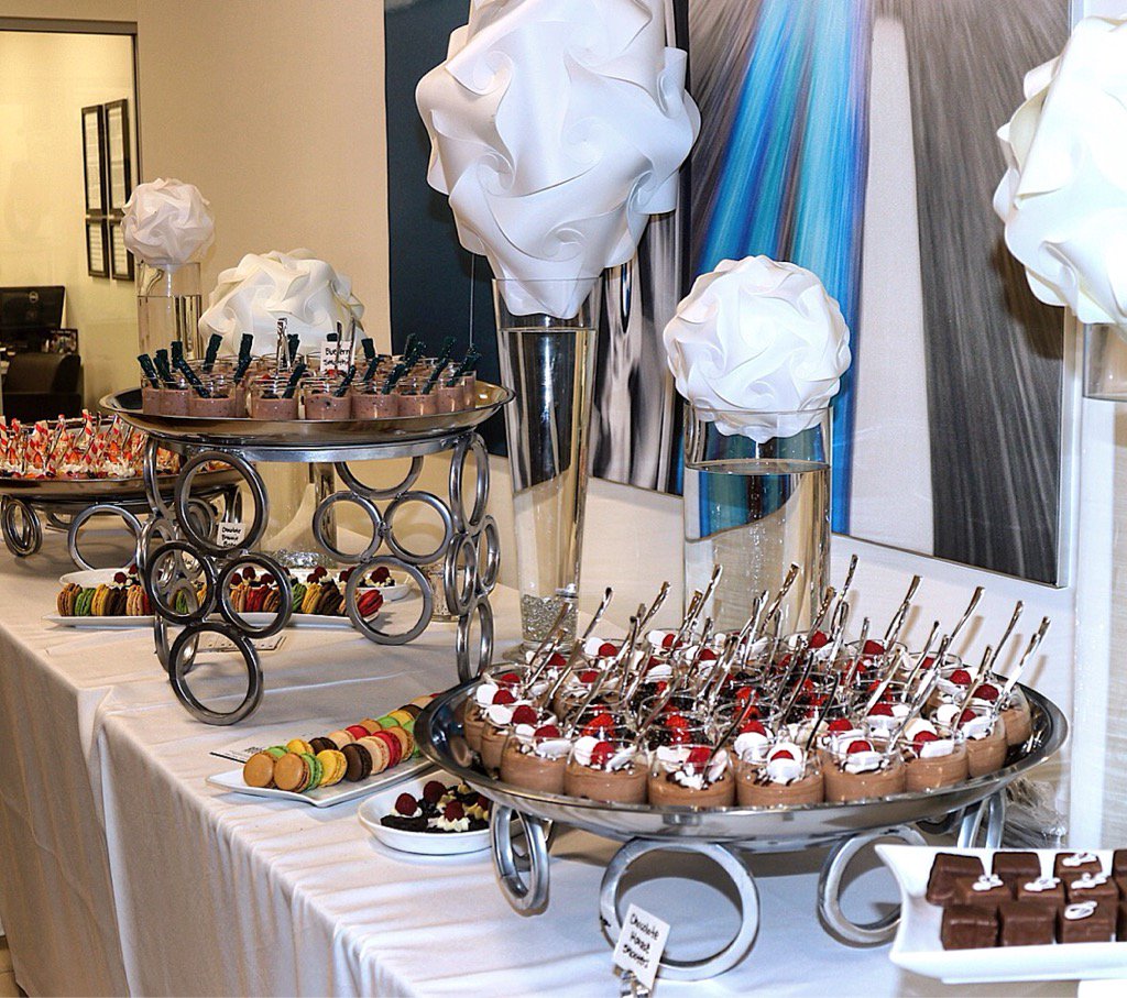 Are you in need of a caterer you can trust? Call us and we will make your dream wedding or company party a success