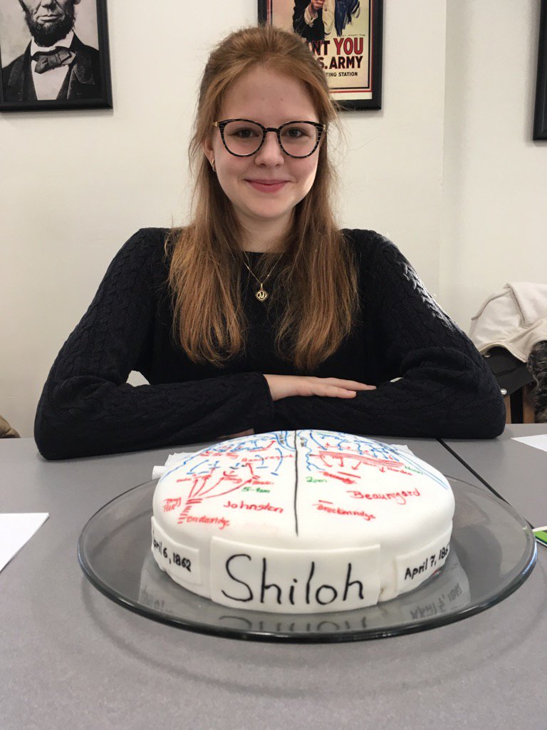 mcolleenbrown's tweet photo. @NHSHuskies how do you represent the battle of Shiloh #cake! https://t.co/elaaLHOZUu