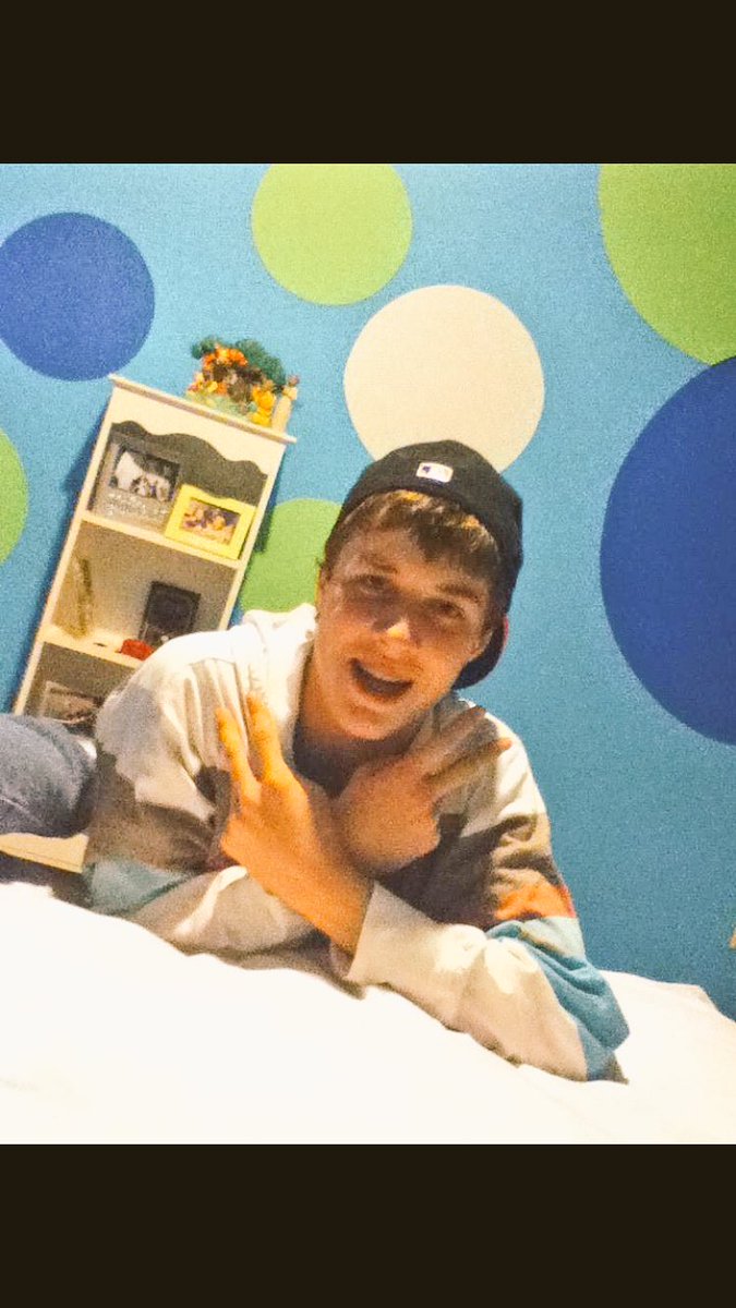 DericCharles's tweet photo. Happy Birthday to this adorable, selfie-taking young man! Live it up, homie! https://t.co/lsP65fZcX9