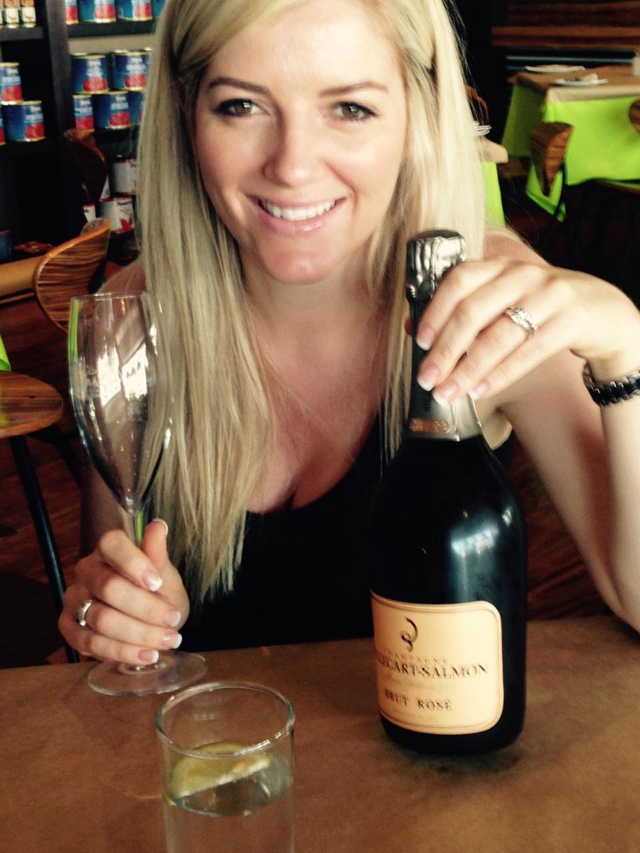 Lemon_Butta's tweet photo. You cannot help but smile when celebrating with a bottle of Billecart-Salmon! What is your favourite Champers? #LemonButta #Champagne https://t.co/q3kxs7Er5E