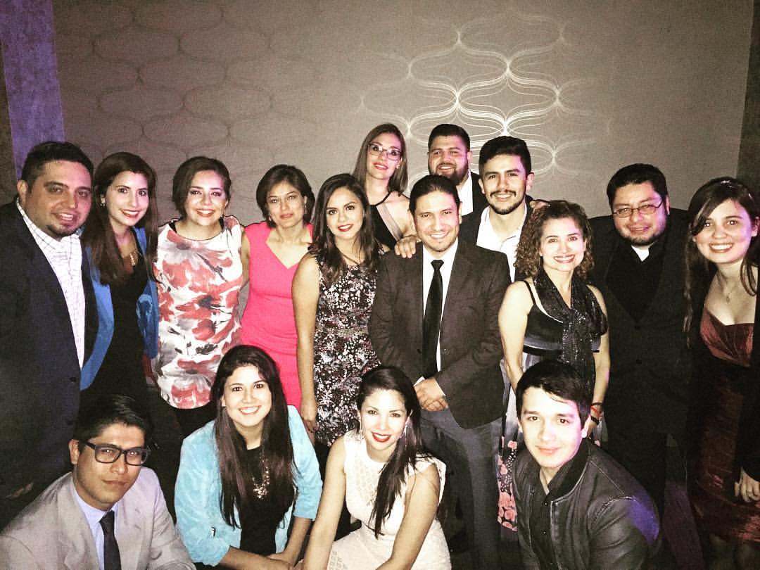 mayra_munoz86's tweet photo. Posadeando #SESelfie #lifeison #retweetparaganarlabici https://t.co/EsZmeYqNnz